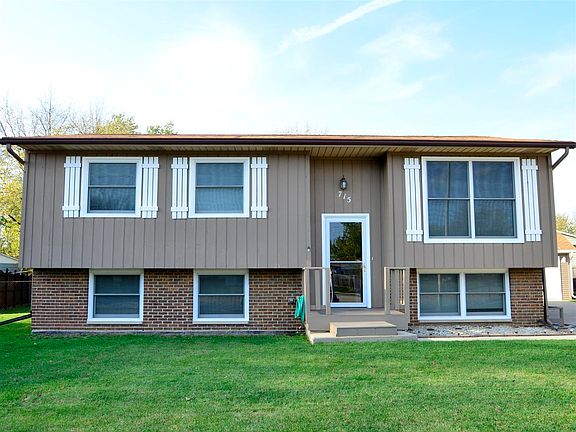 2nd image of 715 Linden Ct