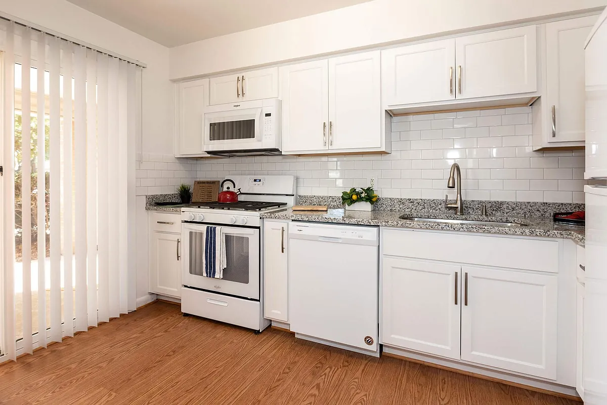 Building Photo - Mariner's Cove Apartment Homes