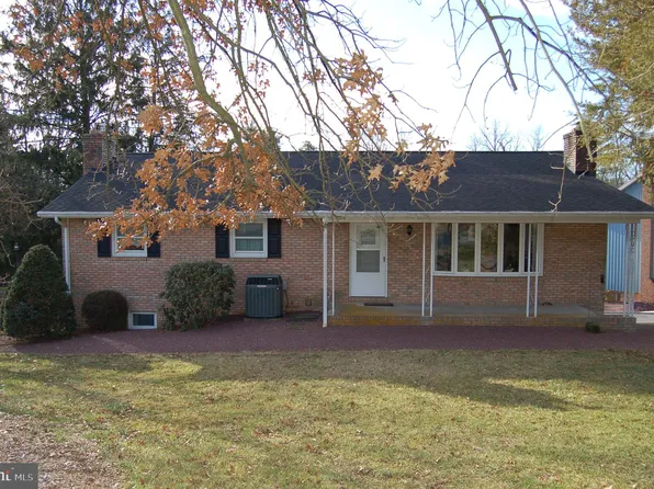 129 Camp Meeting Rd, Jonestown, PA 17038