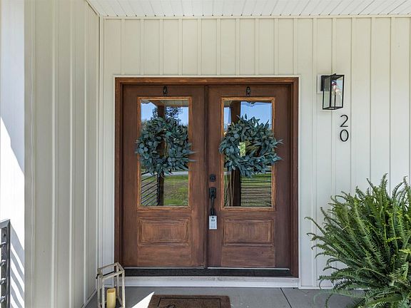 3rd image of 20 Fern Hill Ln