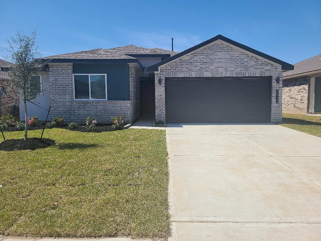 3 bed, 2.0 bath, $2,550 — Photo 1