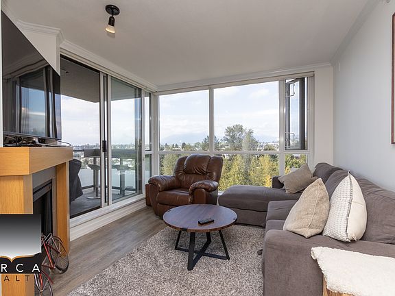 3rd image of 4888 Brentwood Dr #1604