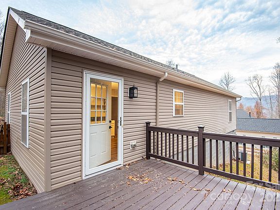 5th image of 263 Newberry Dr