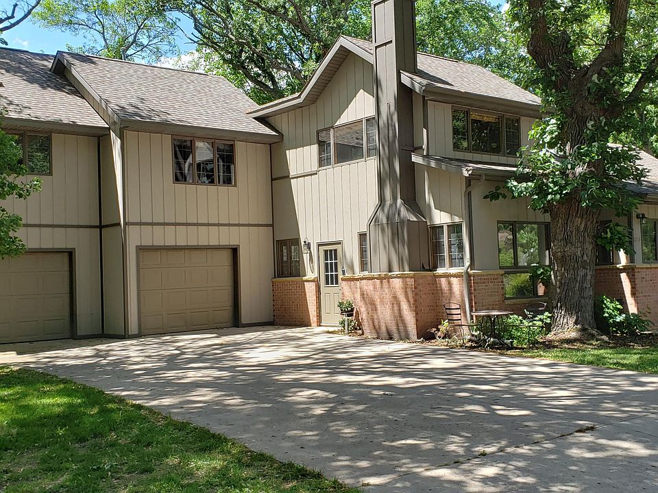 1st image of 2219 Okoboji Blvd