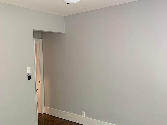 4th image of 43 E Cliveden St #408