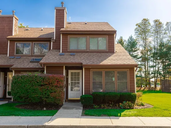 12 Cristi Joe Court #12, Islip, NY 11751