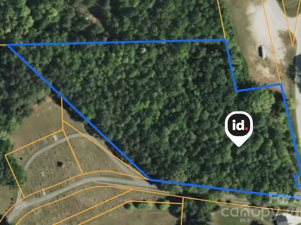 6149 Wylie Ave, Hickory Grove, SC 29717