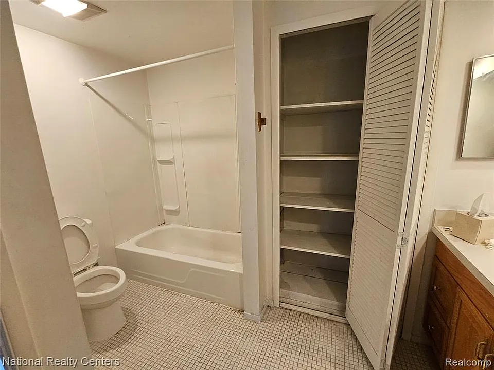 29576 City Center Dr #4