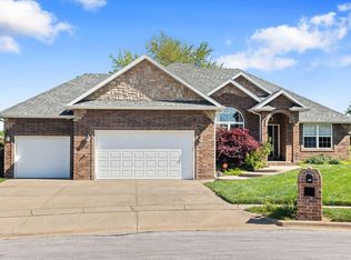 621 W Meadowgate Drive, Springfield, MO 65803