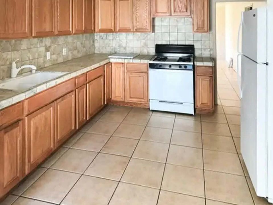 2nd image of 1501 E Ashlan Ave #101