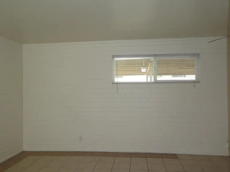 1200 E Spence Ave #6 — Photo 3