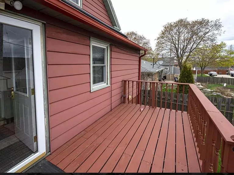 4354 S Packard Ave — Photo 3