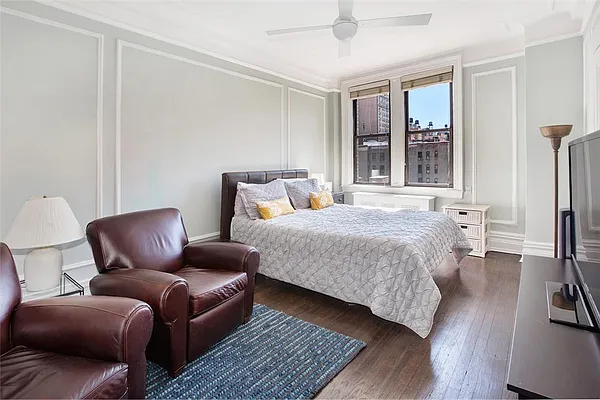 Sold by R New York | media 16