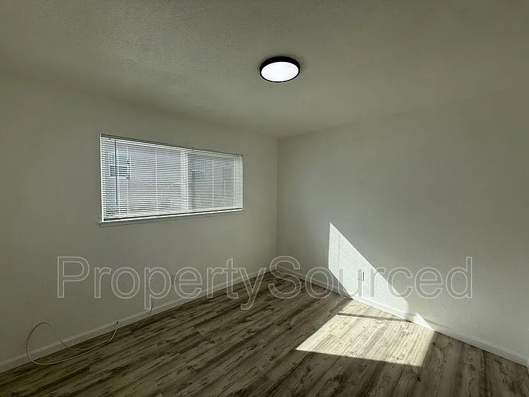 911 H St #2 — Photo 24