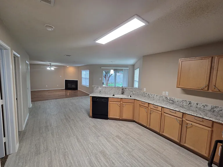 8138 Mossberg Dr — Photo 14