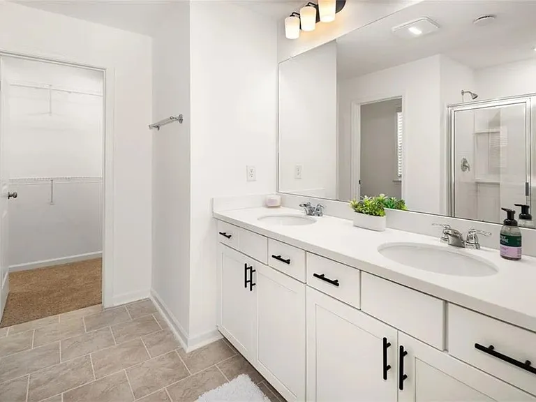 728 Sayers Ct — Photo 10