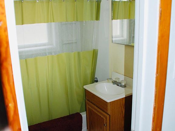 4th image of 335 Hemlock Dr