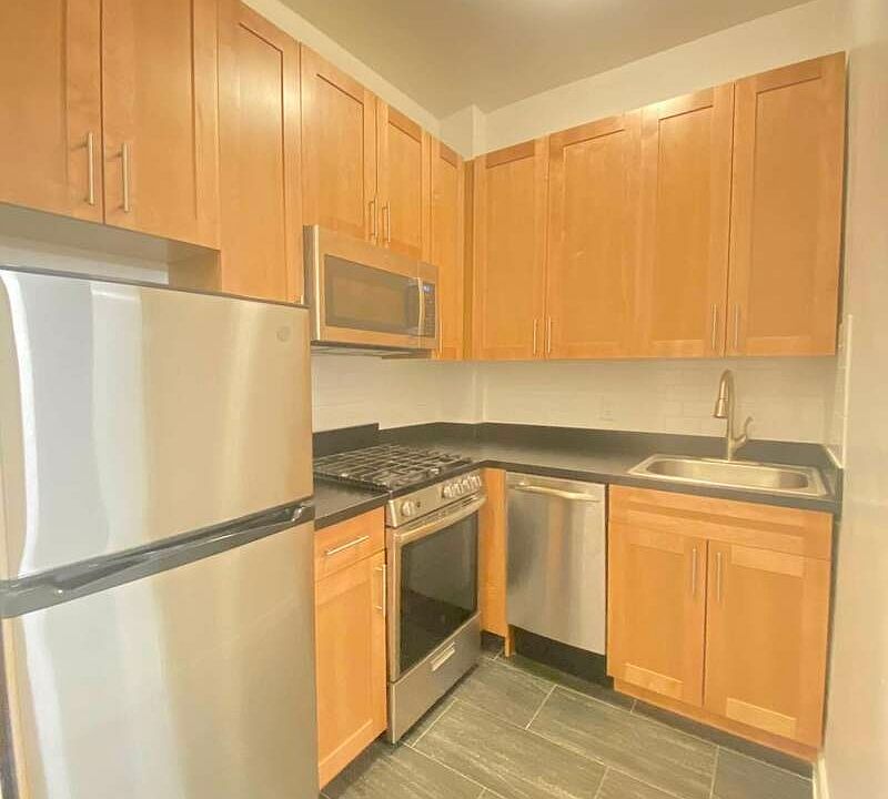 1st image of 211 E 89th St APT B10
