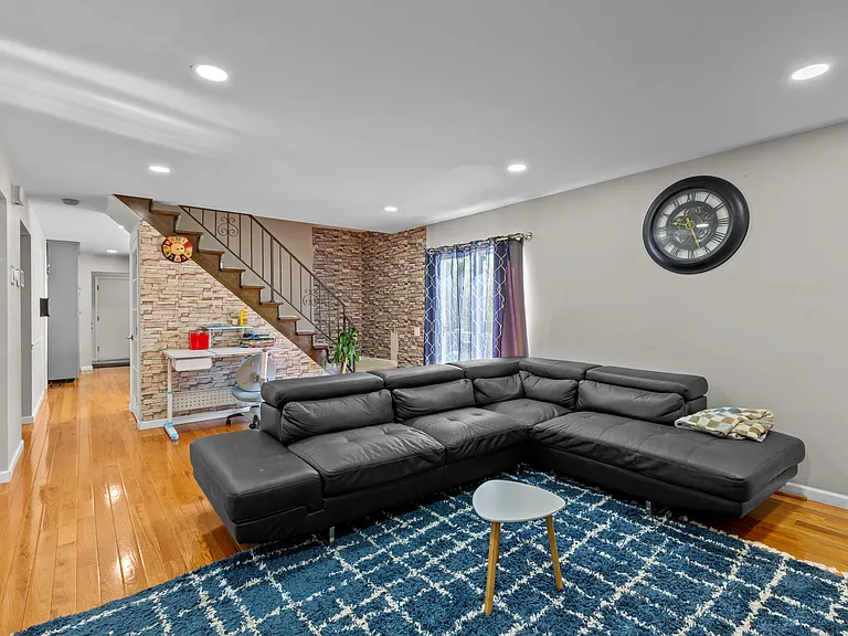 1528 Woodroyal East Dr — Photo 9