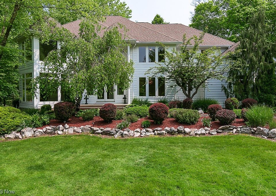 9009 Regency Woods Dr, Willoughby, OH 44094 | Zillow