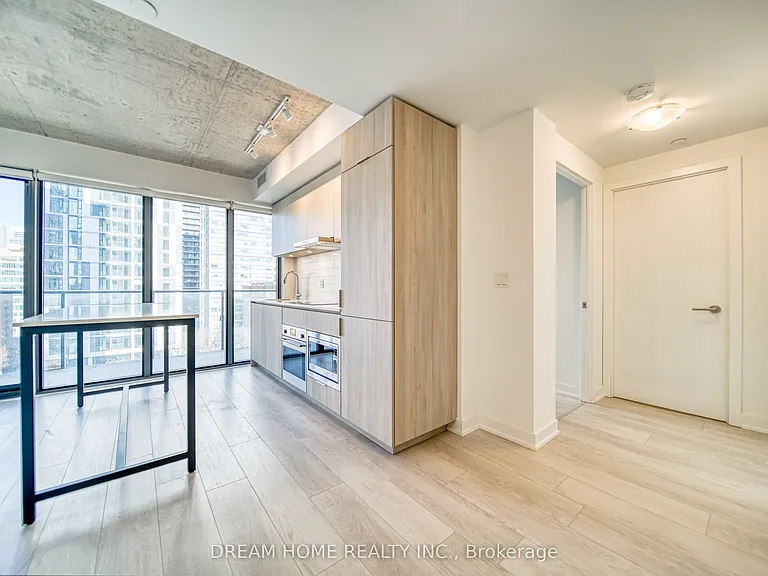 47 Mutual St #1004 — Photo 4