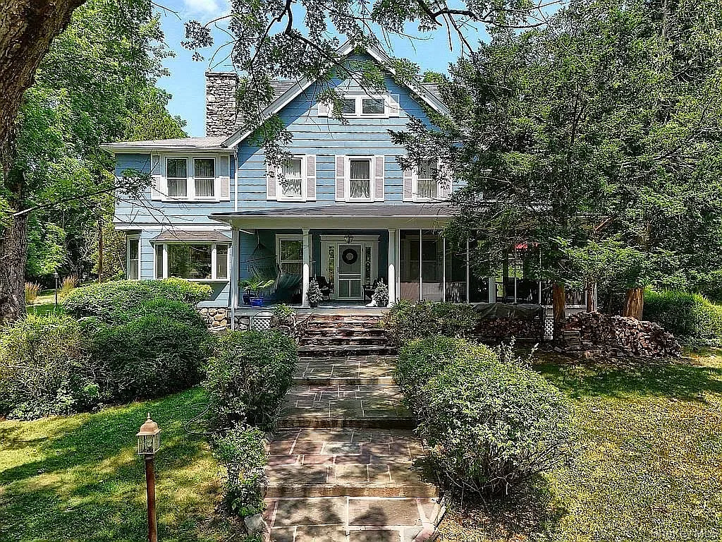 421 Spring Street photo 1