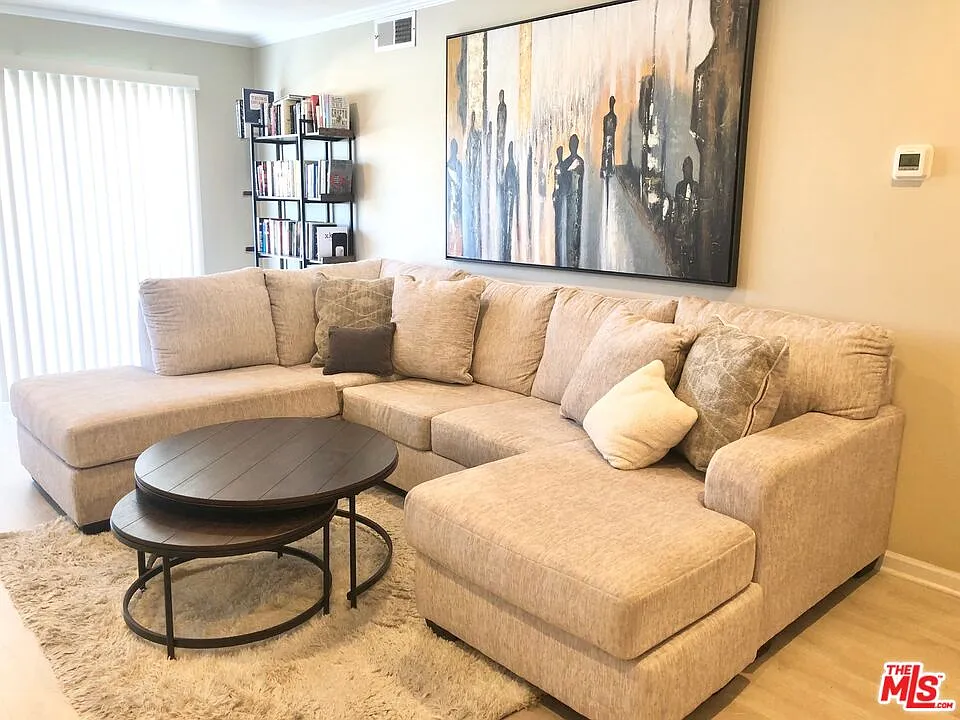 1 bed, 1.0 bath, 767 sqft, $3,200 — Photo 4