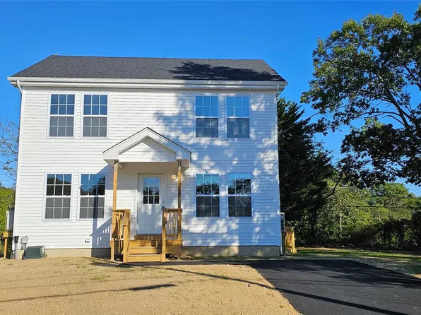 407 Floyd Road S, Shirley, NY 11967