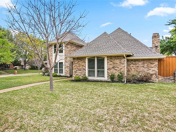 3rd image of 2821 Hacienda Ct
