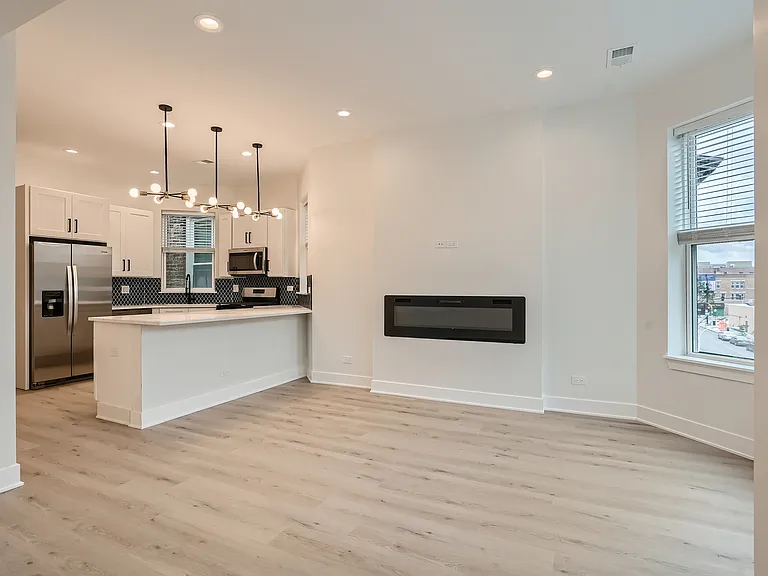 3509 N Sheffield Ave #2 — Photo 4
