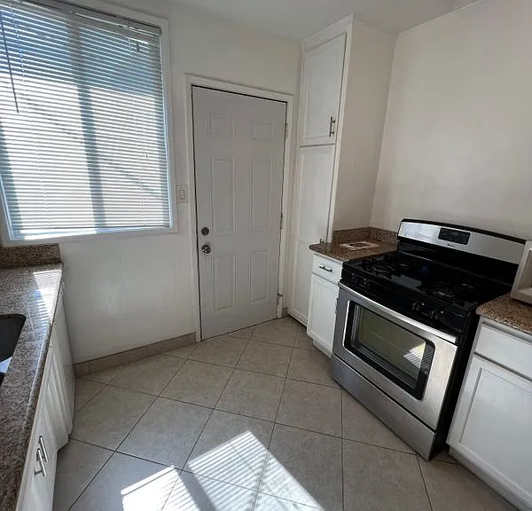 7400 Midfield Ave — Photo 13