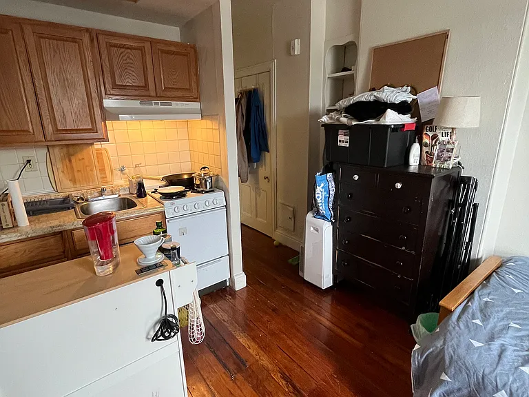 210 S 43rd St #3R — Photo 1