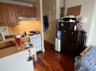 210 S 43rd St #3R, Philadelphia, PA 19104