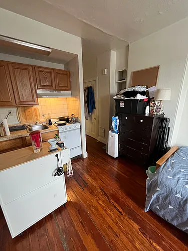 210 S 43rd St #3R Photo 1