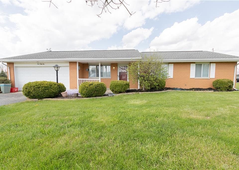 1st image of 425 Pinehurst Dr