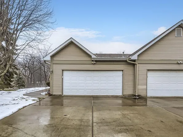 1726 Southwind Ln, Maplewood, MN 55109