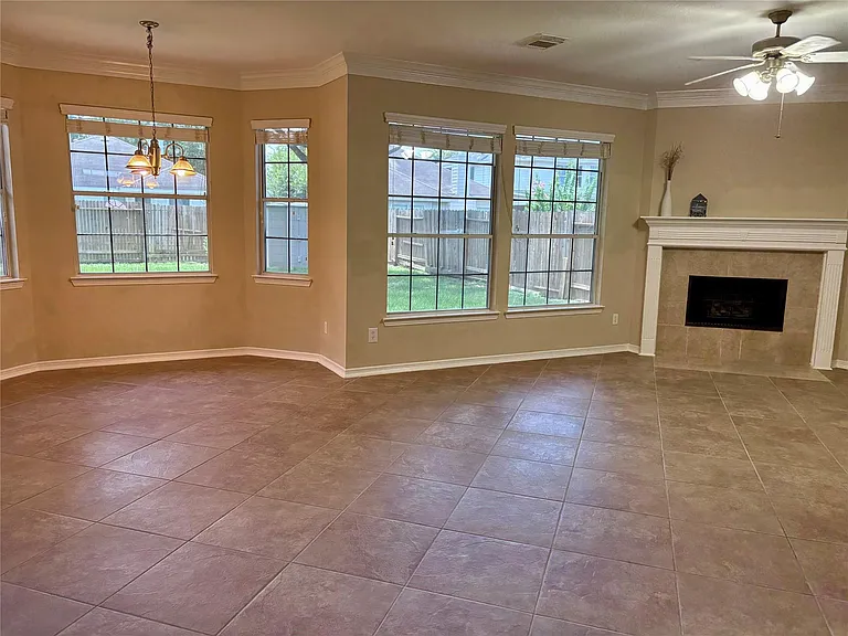 5607 Eagle Sky Blvd — Photo 5