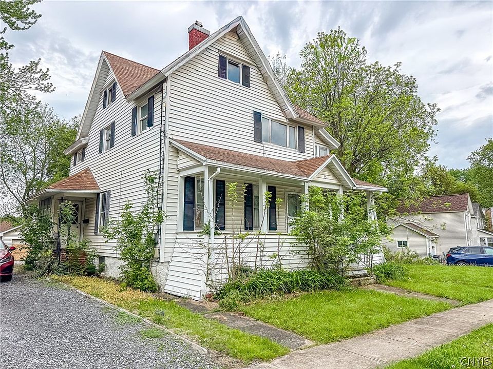 2nd image of 55 Parker St