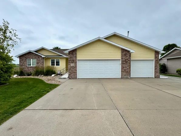 1708 E 47th Street Pl, Kearney, NE 68847