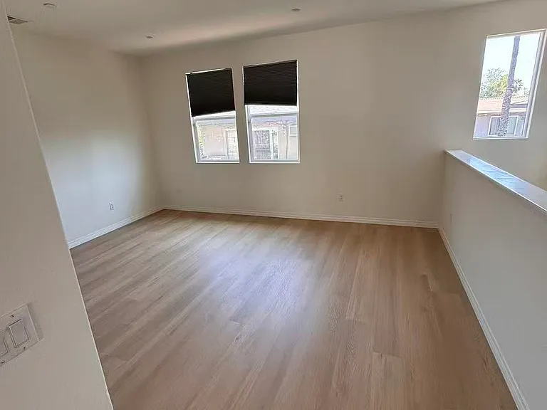 281 N Mar Vista Ave #11 — Photo 14