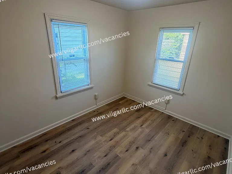 727 Mount St — Photo 15