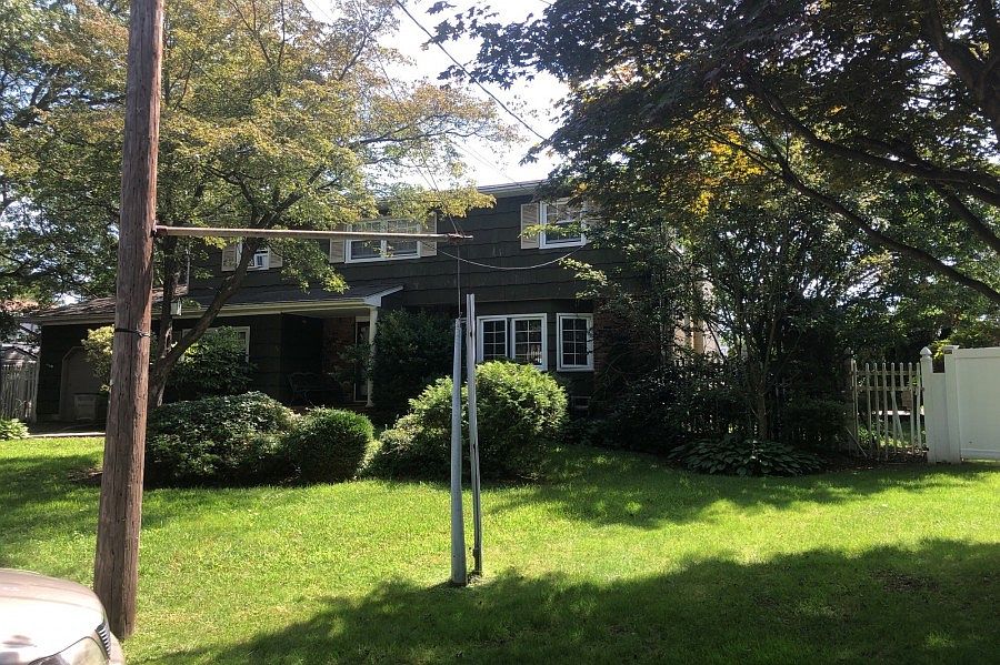 2nd image of 5 Taft Ct