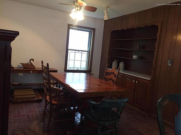 3rd image of 358 Giffords Ln
