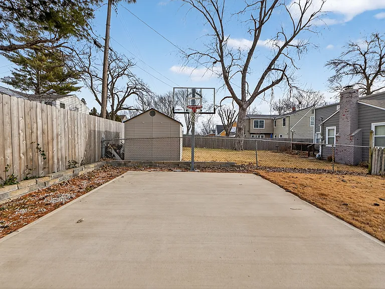 4640 W 70th Ter — Photo 35