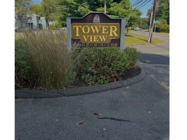 51 Hilltop Dr, Weatogue, CT 06089