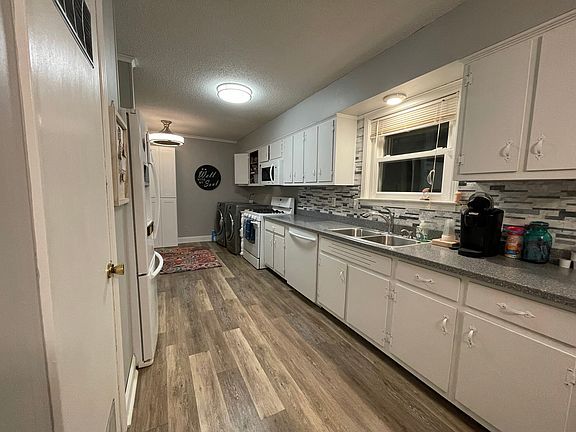 5th image of 327 Yorktown Dr