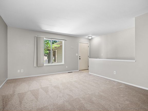 3rd image of 2977 Englewood Ave SE