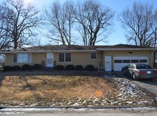 533 E High St, Morrison, IL 61270