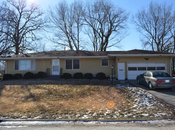 533 E High St, Morrison, IL 61270