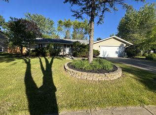 4150 Williams Ct, Hoffman Estates, IL 60192